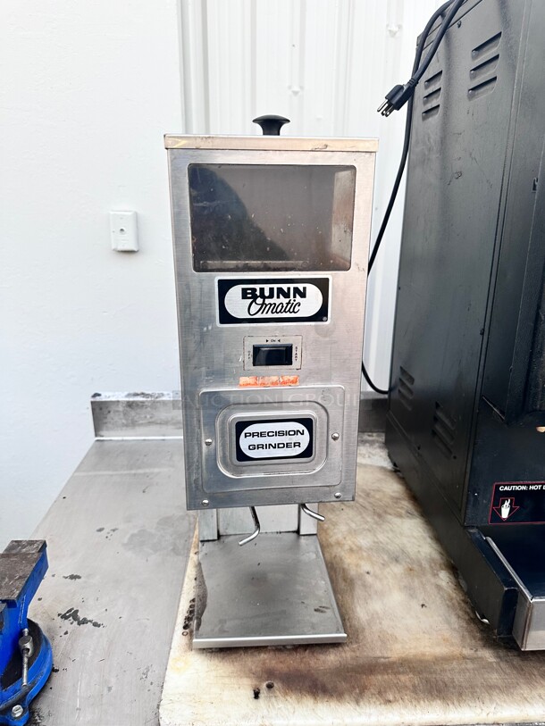 Bunn G9 Coffee Grinder, 2-Hoppers & Brewer Interface, Accepts Large Funnel - Image 1 of 7