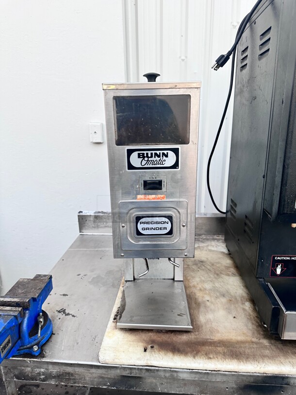 Bunn G9 Coffee Grinder, 2-Hoppers & Brewer Interface, Accepts Large Funnel - Image 3 of 7
