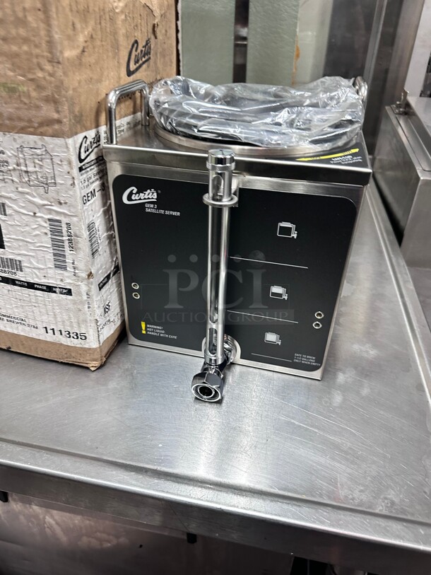 New Curtis GEM-3 1.5 Gallon Satellite Coffee Server - Image 2 of 6