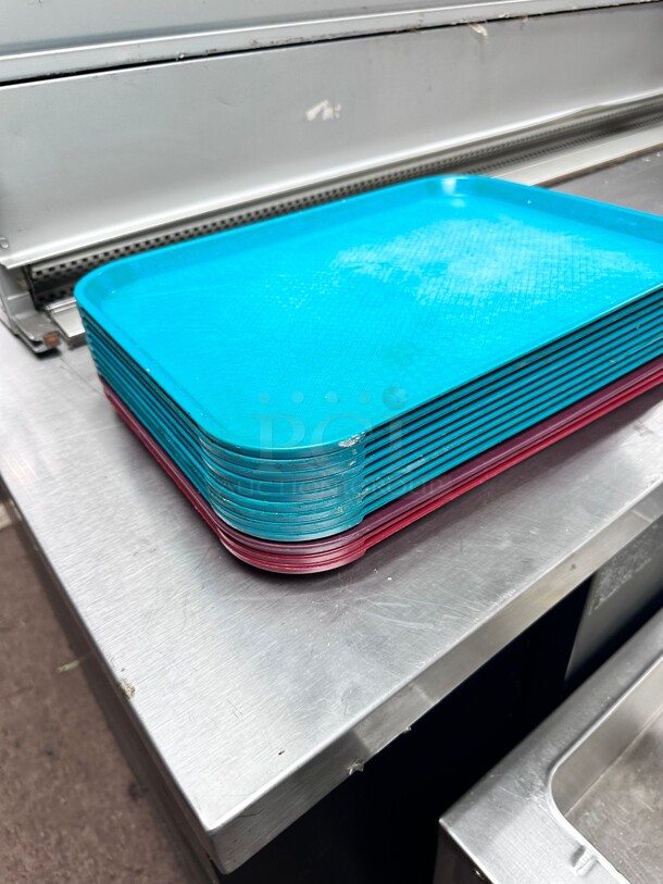 Cambro 1216FF Plastic Fast Food Tray - 16 L x 12W, Blac - Image 1 of 8