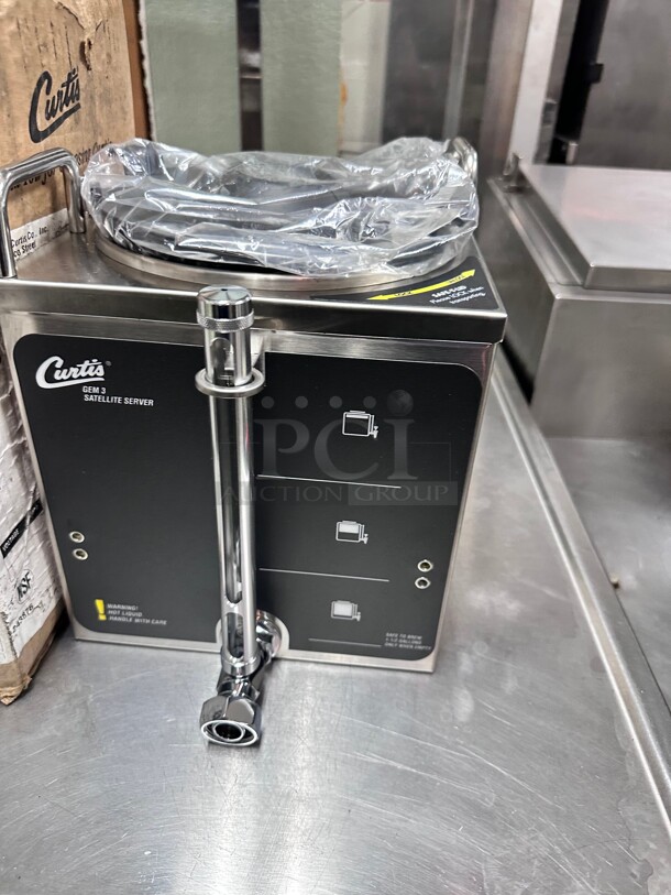 New Curtis GEM-3 1.5 Gallon Satellite Coffee Server - Image 5 of 6