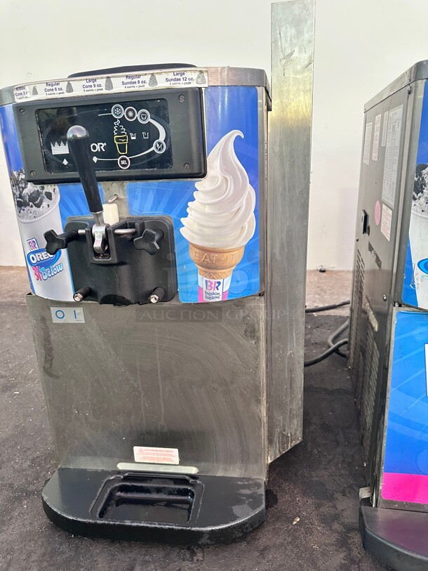 2008 TAYLOR C709-27 Soft Serve Frozen Yogurt ice Cream Machine Maker 220 Volt 1 Phase  - Image 3 of 8