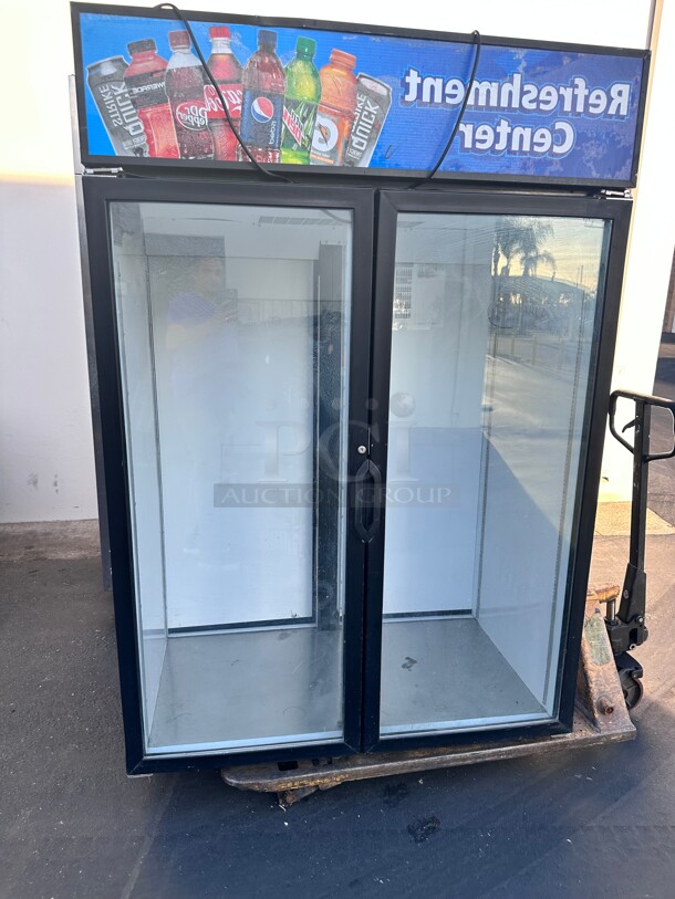 Late Model Habco H49PLTM
Load-Thru Cold Space Merchandiser 
 Refrigerator 115 Volt  - Image 1 of 8