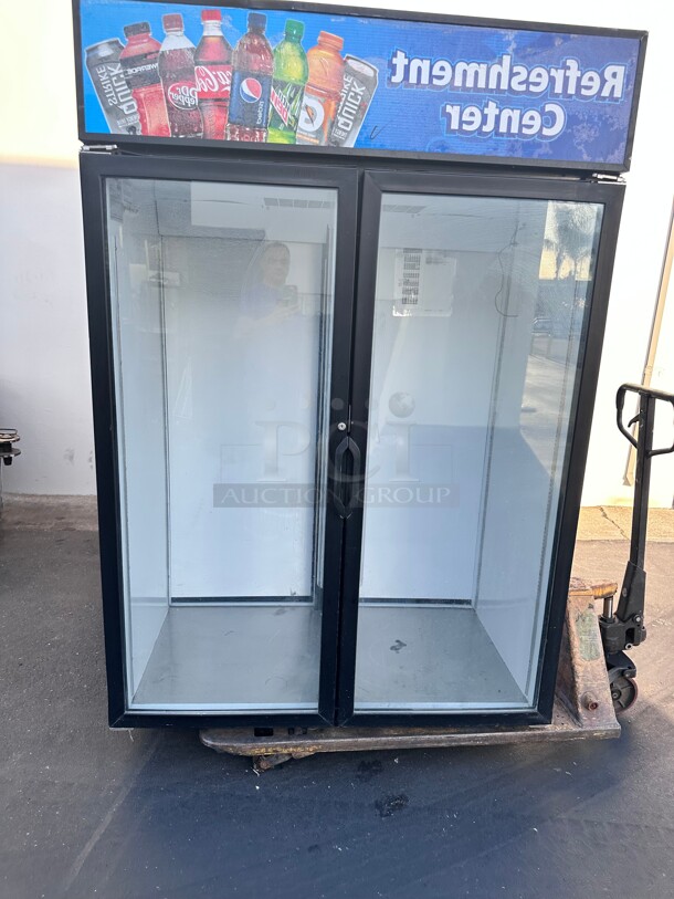 Late Model Habco H49PLTM
Load-Thru Cold Space Merchandiser 
 Refrigerator 115 Volt  - Image 3 of 8