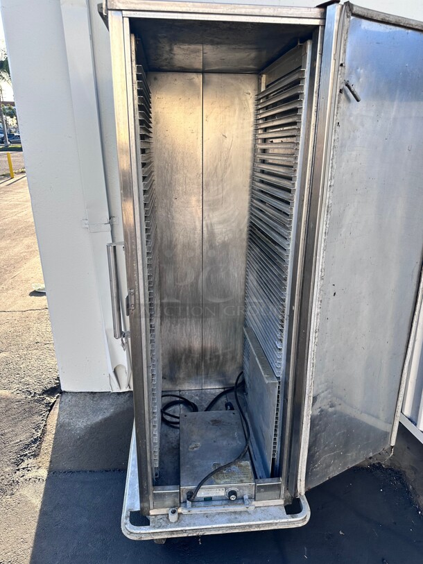 Carter-Hoffmann HL3-18 insulated holding and heating cabinet 120 Volt - Image 6 of 8