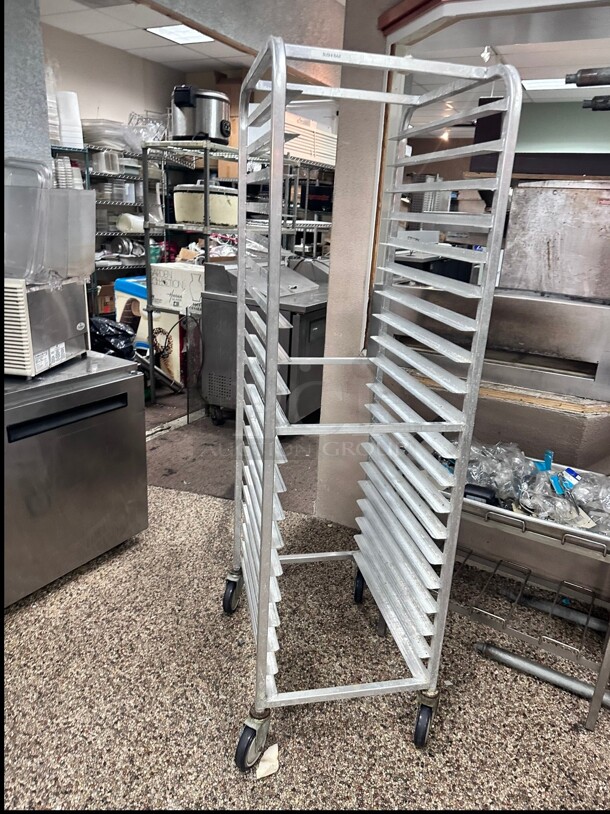 Commercial Standard All Welded Aluminum Pan Speed Rack Holds 20 Full Size Pan On casters - Image 3 of 4