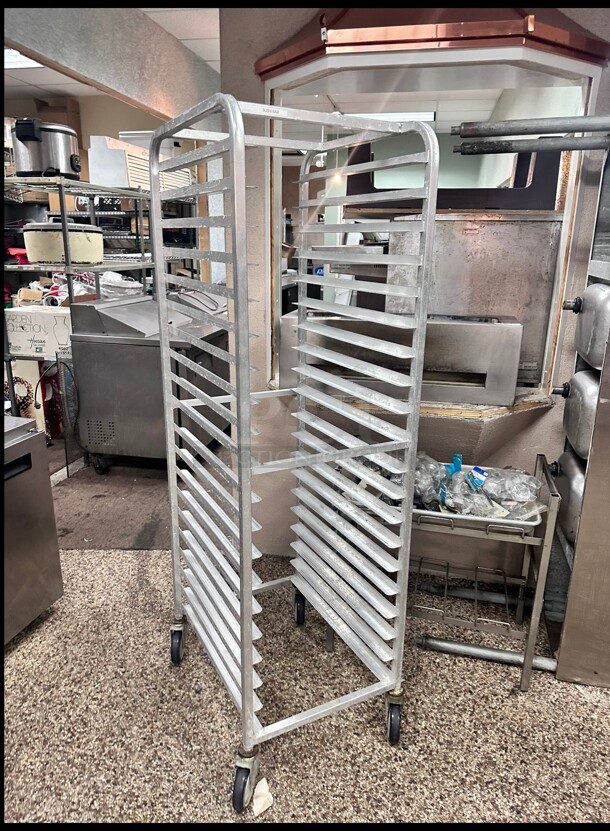 Commercial Standard All Welded Aluminum Pan Speed Rack Holds 20 Full Size Pan On casters - Image 4 of 4