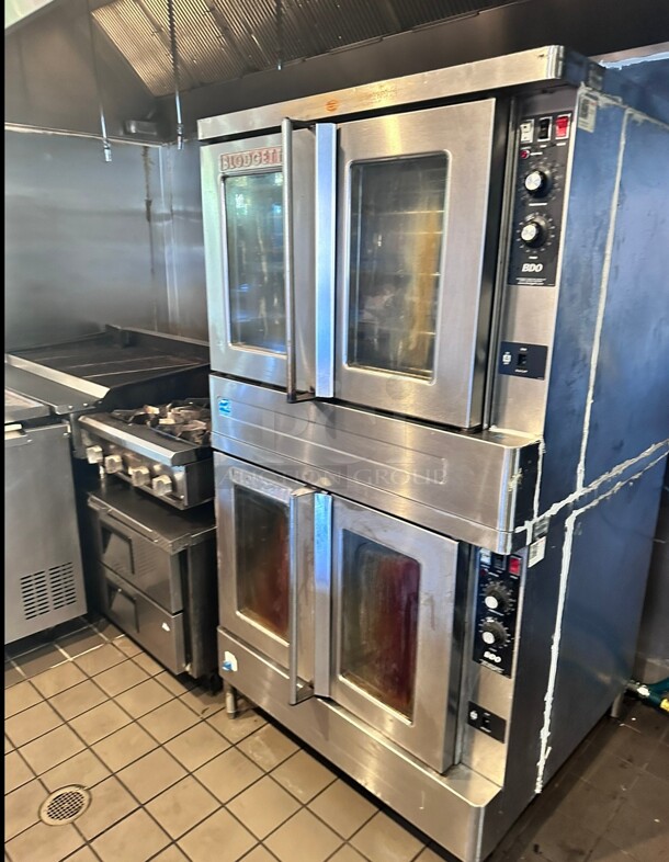 Late Model Blodgett ZEPH-100-G DBL Zephaire Double Full Size Gas Convection Oven - 100,000 BTU  - Image 1 of 7