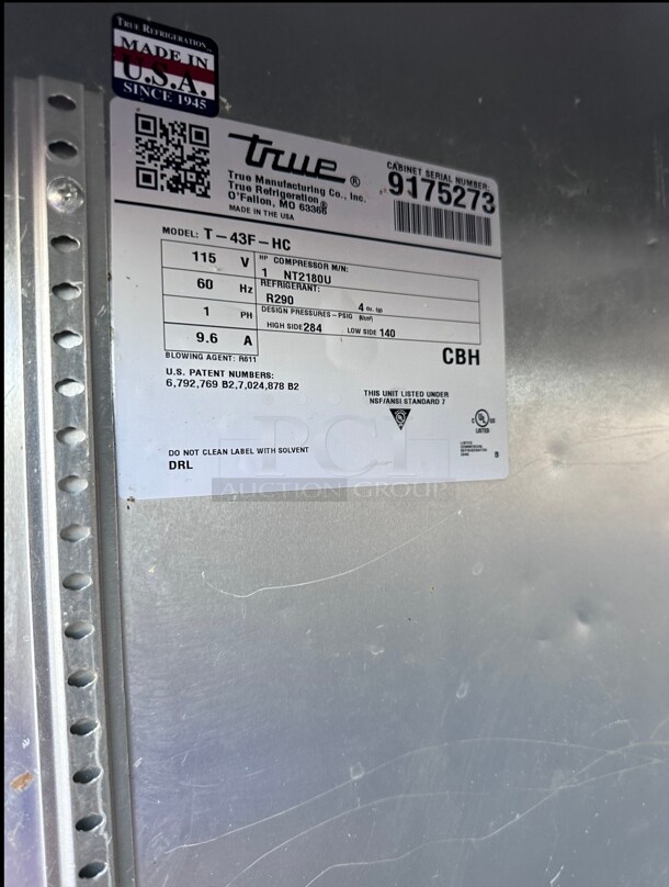 Late Model True T-43F-HC 47 inch Two Section Reach In Freezer, (2) Solid Doors, 115v - Image 4 of 6