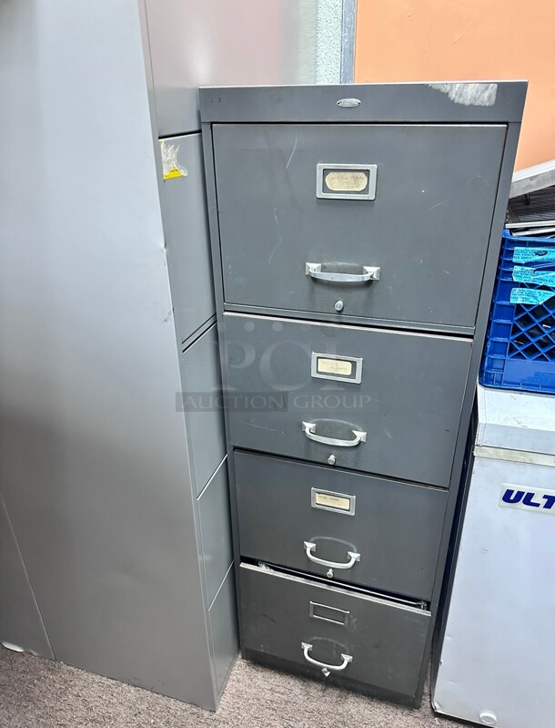 Heavy Duty 4 Drawer Filing Cabinet  - Image 2 of 5