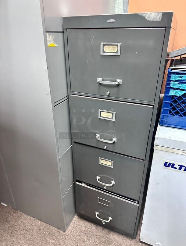 Heavy Duty 4 Drawer Filing Cabinet  - Image 3 of 5
