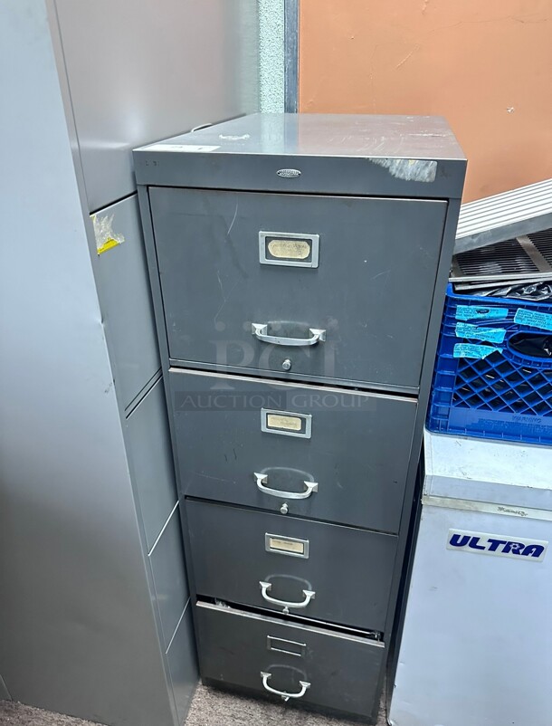 Heavy Duty 4 Drawer Filing Cabinet  - Image 5 of 5