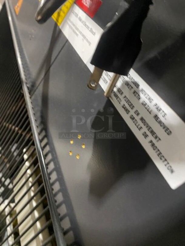 AHT Commercial Refrigerated Open Grab-N-Go Display Case! Model: ACWNAM SN: 80147500000270 110/120V 60HZ 1 Phase - Image 8 of 8