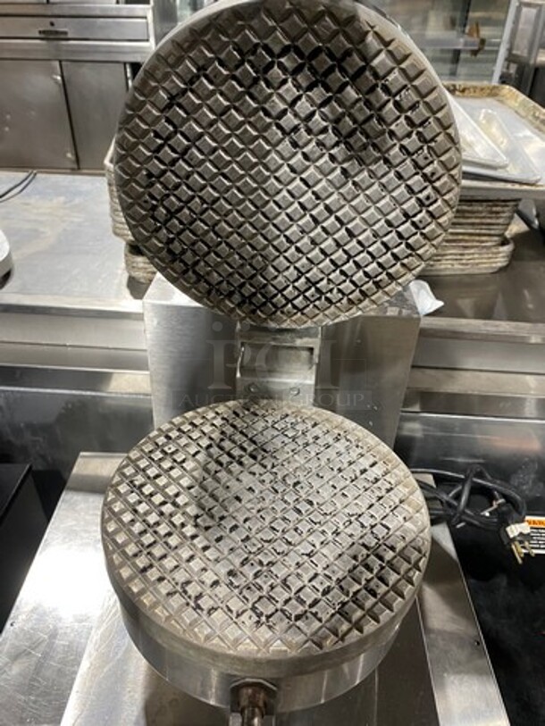 Star Commercial Countertop Waffle Cone Baker Press! All Stainless Steel! Model: SWCBE SN: WCB0975 240V - Image 6 of 9