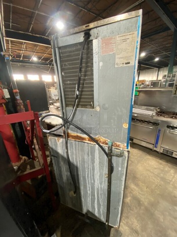 Hoshizaki Commercial Ice Maker Machine! With Commercial Ice Bin! All Stainless Steel! On Legs! WORKING WHEN REMOVED! Model: KM515MAH SN: C10951G 115/120V 60HZ 1 Phase - Image 4 of 7