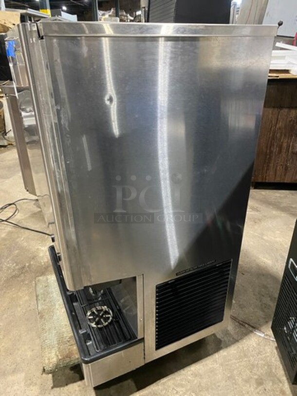Hoshizaki Commercial Countertop Ice Maker/Dispenser And Water Dispenser! All Stainless Steel! Model: DCM500BAH SN: D04989F 115/120V 60HZ 1 Phase - Image 2 of 8