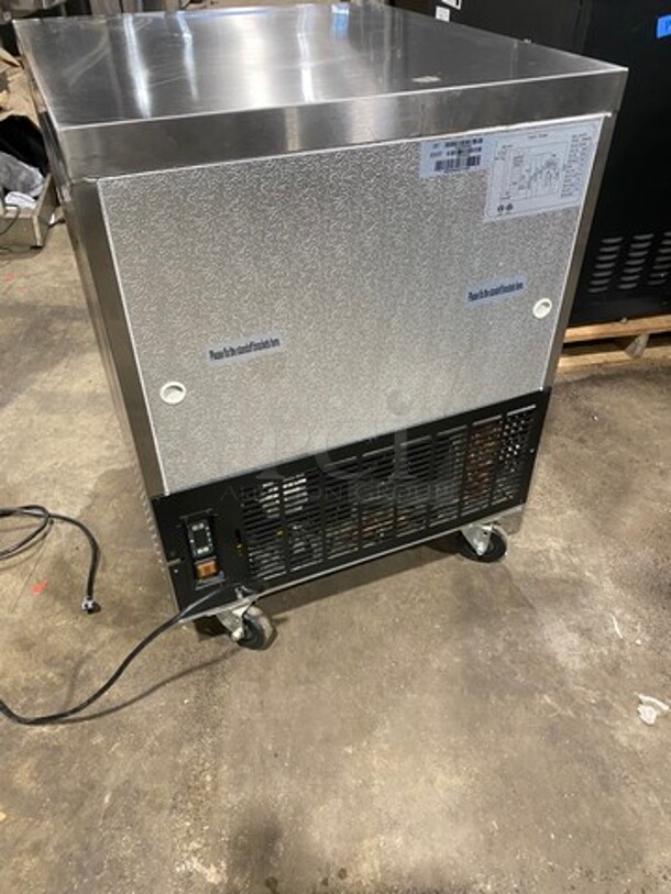 LATE MODEL! Kelvinator Commercial Single Door Lowboy/Worktop Freezer! All Stainless Steel! On Casters! Model: KCUC27F SN: 6264266312110460 115V 1 Phase! Working When Removed! - Image 3 of 8