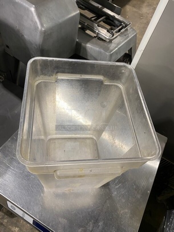Winco Assorted Size Clear Poly Food Containers! 4x Your Bid! - Image 5 of 7