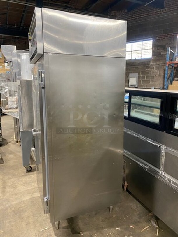 Victory Commercial Single Door Reach In Refrigerator! All Stainless Steel! On Legs! - Image 2 of 8