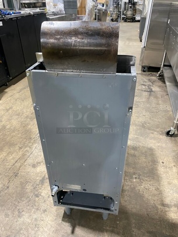 Frymaster Commercial Natural Gas Powered Deep Fat Fryer! All Stainless Steel! On Legs! WORKING WHEN REMOVED! Model: GF14SD SN: 0704FM0279 - Image 3 of 9
