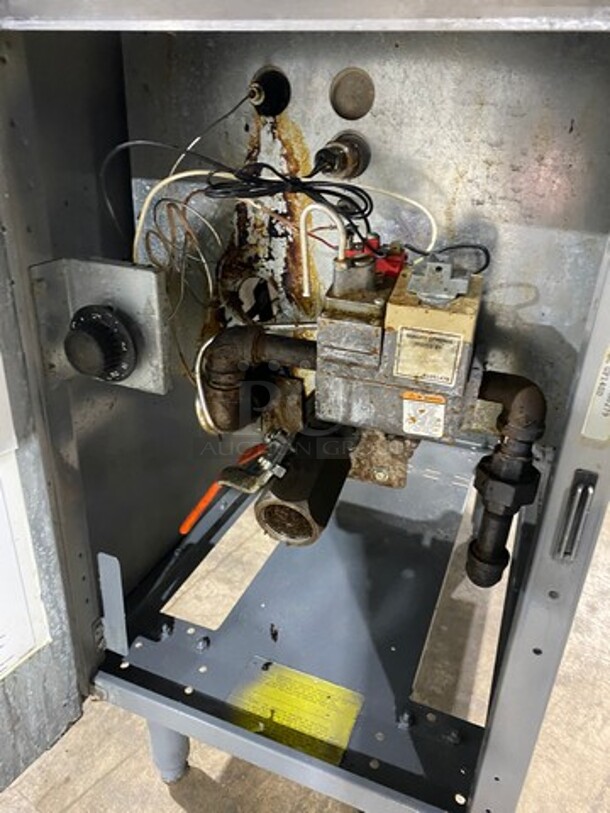 Frymaster Commercial Natural Gas Powered Deep Fat Fryer! All Stainless Steel! On Legs! WORKING WHEN REMOVED! Model: GF14SD SN: 0704FM0279 - Image 7 of 9