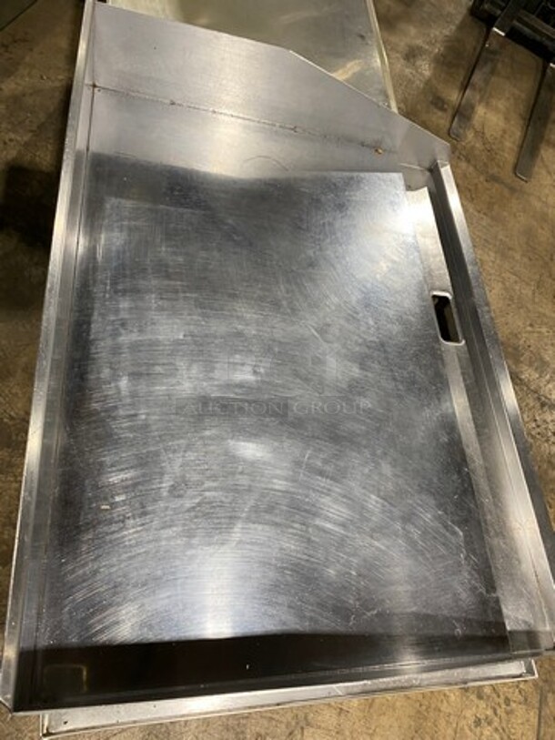 Lang Commercial Countertop Natural Gas Powered Flat Top Griddle! With Back And Side Splashes! All Stainless Steel! SELECTRONIC SERIES! Model: 236SCNATSH SN: GT236121SH0006 - Image 5 of 10