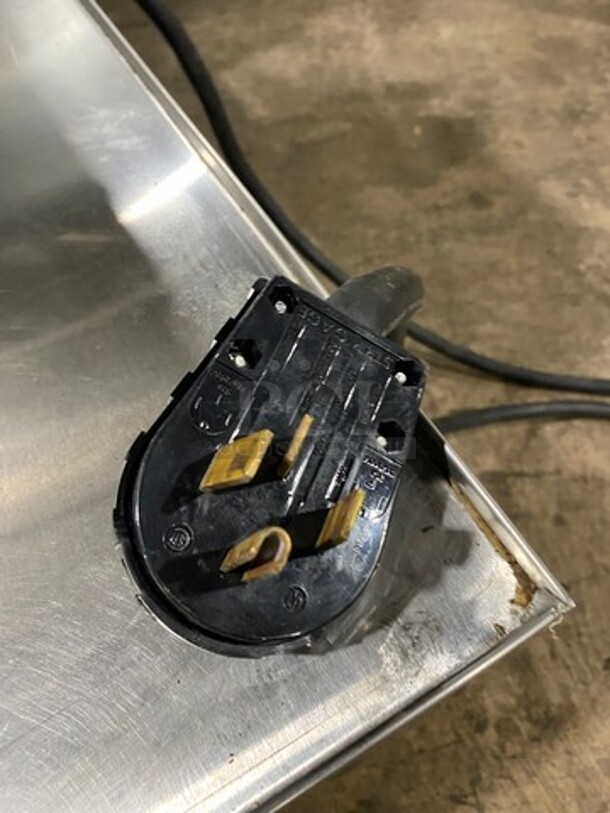 Lang Commercial Electric Powered Clamshell Hood Infrared Flat Griddle! All Stainless Steel! On Small Legs! WORKING WHEN REMOVED! Model: 124TH208MGT SN: GT1241210A0001 208V 60HZ 1/3 Phase - Image 9 of 9