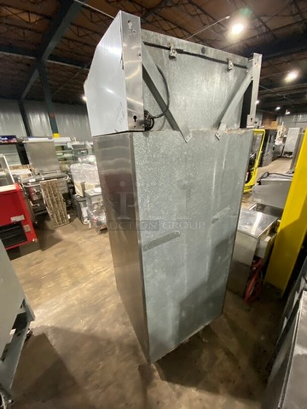 Victory Commercial Single Door Reach In Freezer! All Stainless Steel! On Legs! - Image 4 of 9