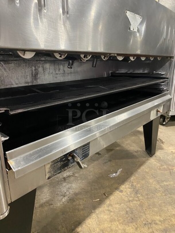 Bakers Pride Commercial Gas Powered Char Broiler Grill! All Stainless Steel! On Legs! - Image 6 of 7