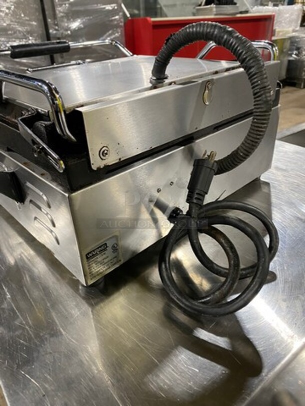 Waring Commercial Countertop Panini/Sandwich Supremo Grill! All Stainless Steel! Press With Ribbed Surface! Model: WPG250 120V - Image 4 of 9