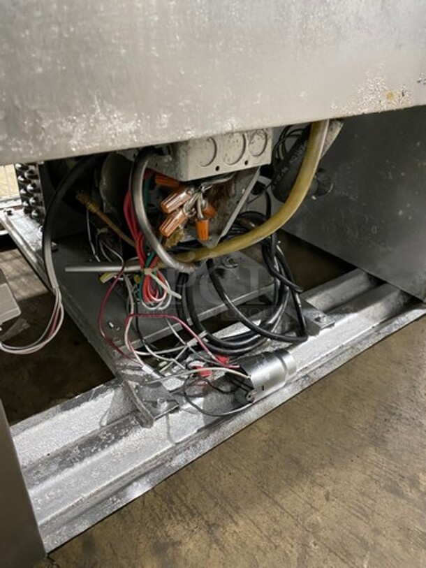 Leader Commercial 2 Door Reach In Cooler Merchandiser! With View Through Doors! Model: LS38SC SN: PX04S2517 115V 60HZ 1 Phase - Image 8 of 8