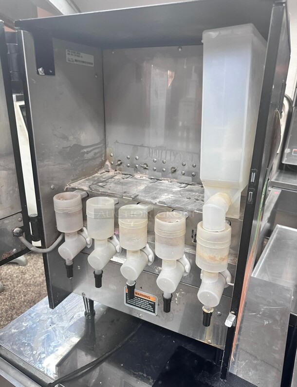 Bunn FMD-5 Fresh Mix Hot Powdered Drink Machine, 5 Hoppers, Cafe Display, 120v working - Image 5 of 7