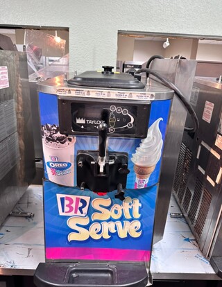 Late Model TAYLOR C709-27 1 phase air Cooled Soft Serve Frozen Yogurt  cream machine Working
