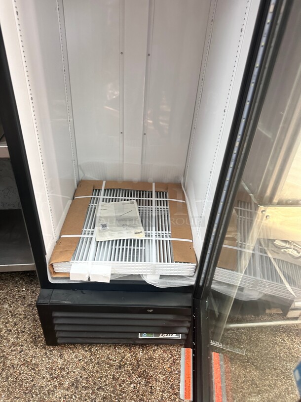 New True GDM-23-HC 27 inch One Section Glass Door Merchandiser, (1) Left Hinged Door, Black, 115v working - Image 3 of 6