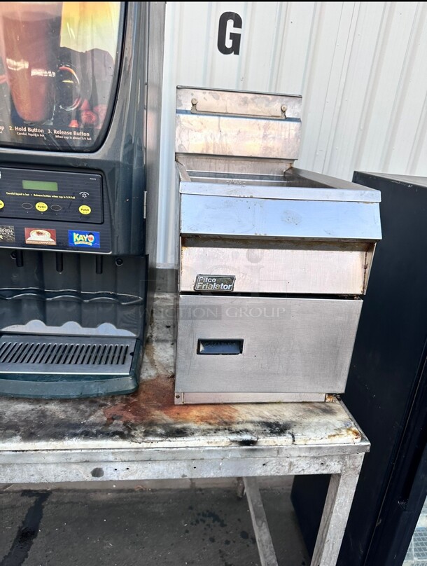 Working Pitco SGC-S Countertop Gas Fryer - (1) 35 lb Vat, Natural Gas  - Image 6 of 6