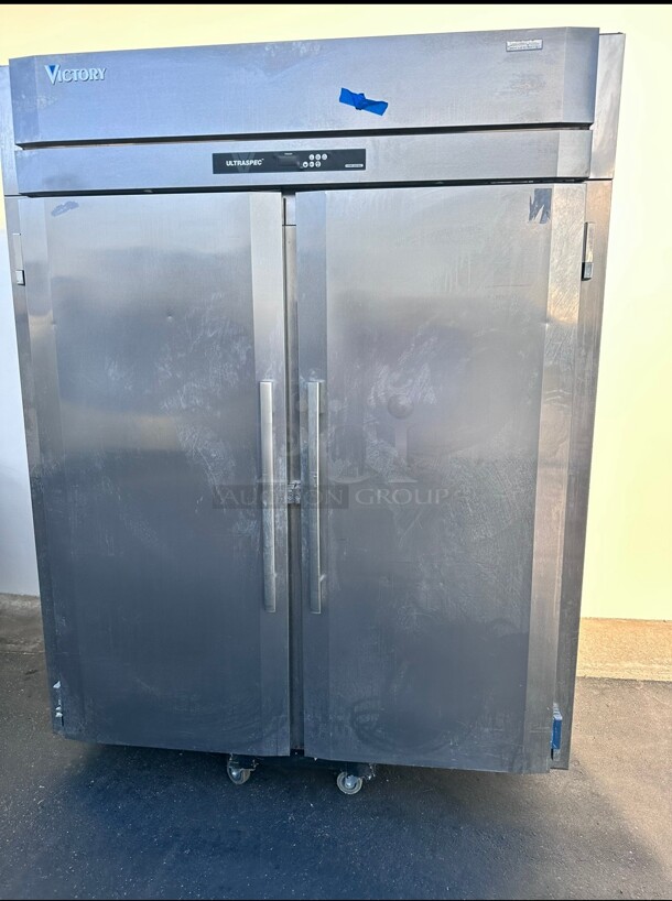 New Victory Refrigeration FS-2D-S1-HC 52 1/8" Two Section Reach In Freezer - (2) Solid Doors, 115v Working - Image 4 of 10