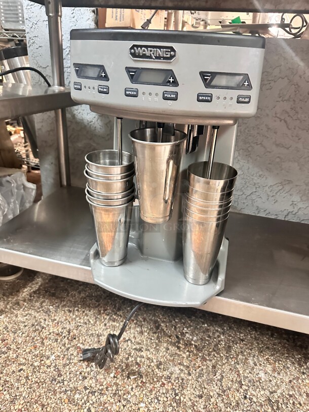 Late Model Waring WDM360TX Countertop Drink Mixer w/ (3) Spindles & (3) Speeds, 120v Working - Image 6 of 7