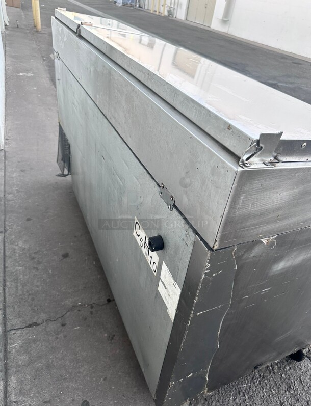 Supra 67 inch Pizza Prep Table w/ Refrigerated Base, 115v Working - Image 4 of 6