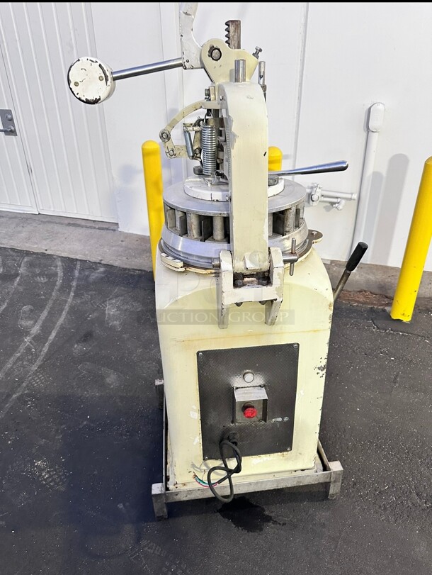 Working ABS SM-1136 Divider Rounder 36 Part, Used Excellent Condition 220 Volt 3 Phase  - Image 8 of 8