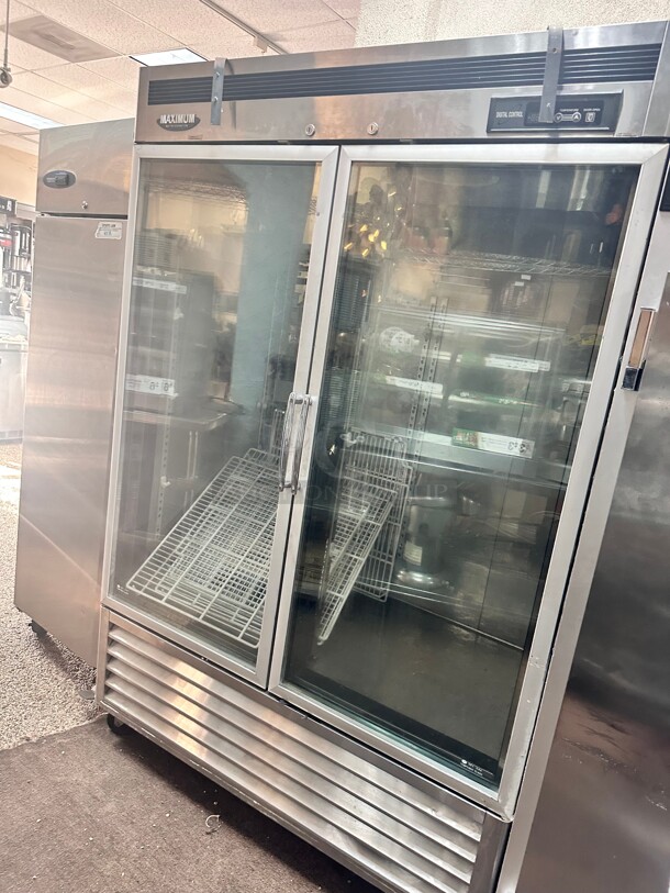 Turbo Air MSR-49G-2 2 Glass Door Refrigerator Merchandiser 49 cu. ft. 115 Volt - Image 4 of 7