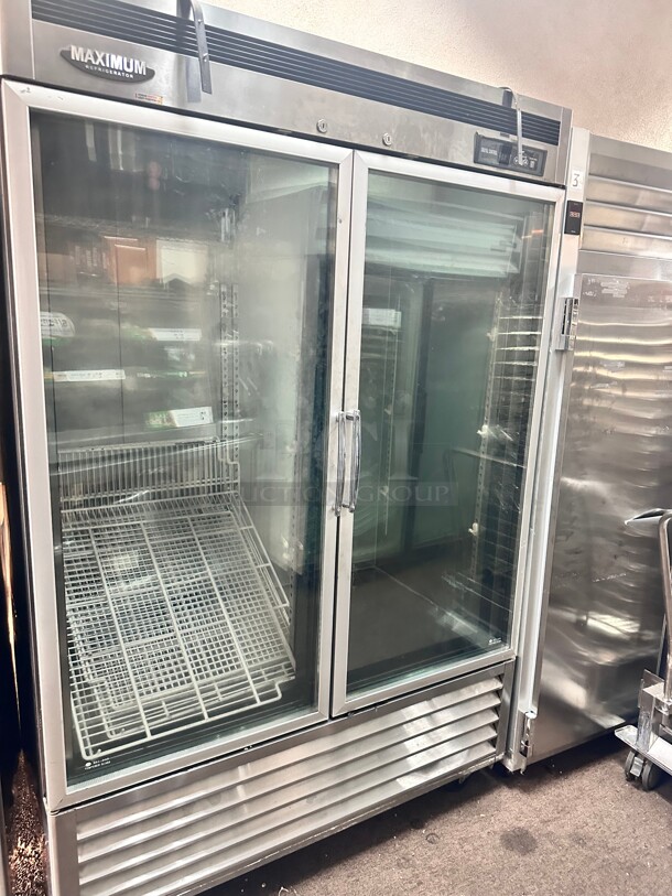Turbo Air MSR-49G-2 2 Glass Door Refrigerator Merchandiser 49 cu. ft. 115 Volt - Image 6 of 7