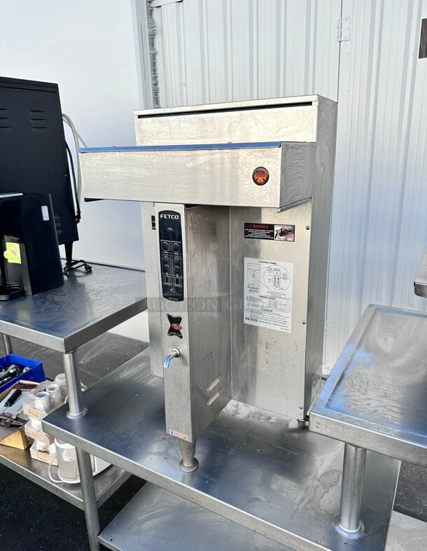 New Fetco CBS-2042e Dual Station Brewer 220 Volt 3 Phase Working - Image 6 of 10