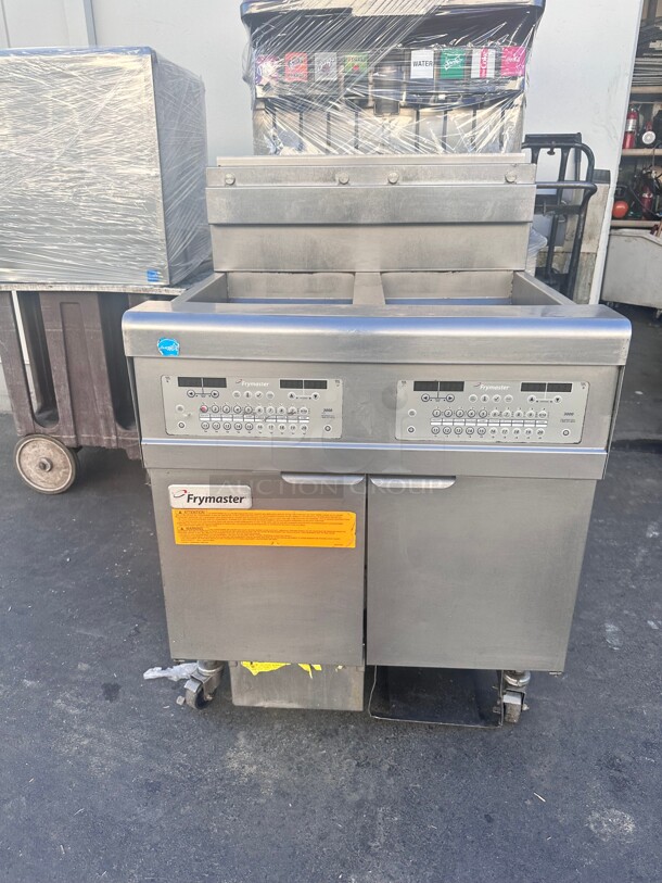 Late Model Frymaster FPGL230CA Gas Fryer - (2) 30 lb Vats, Floor Model, With Filtration System Working - Image 1 of 8