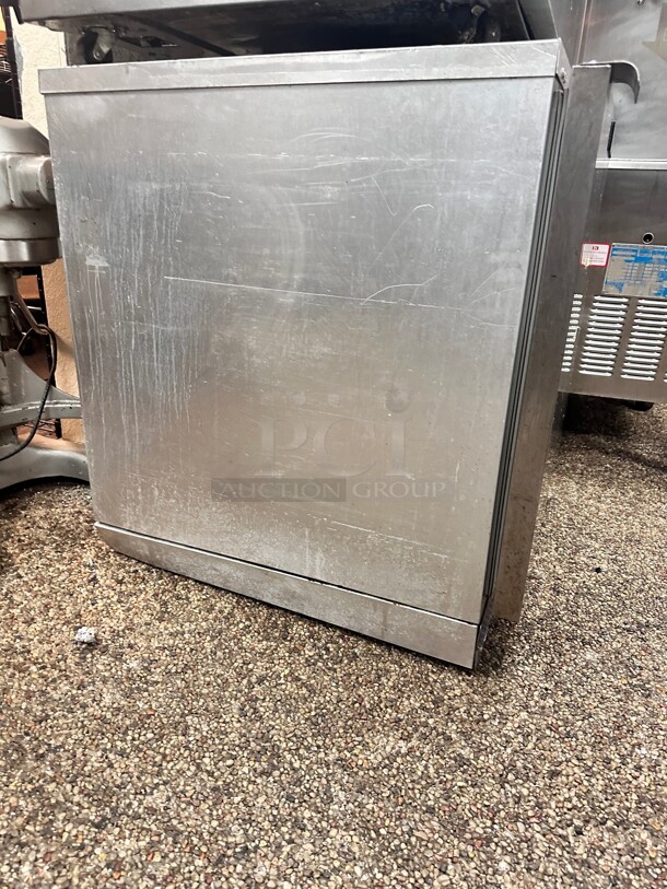 Continental SC 27 inch W Undercounter Refrigerator w/ (1) Section & (1) Door, 115v Working - Image 6 of 7