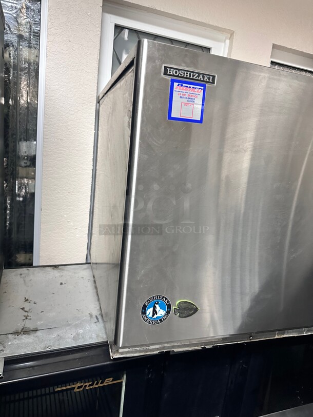 Late Model Hoshizaki KM-660MRH 30 Crescent Cube Ice Machine Head - 646 lb/24 hr, Remote Cooled, 115v  - Image 6 of 6