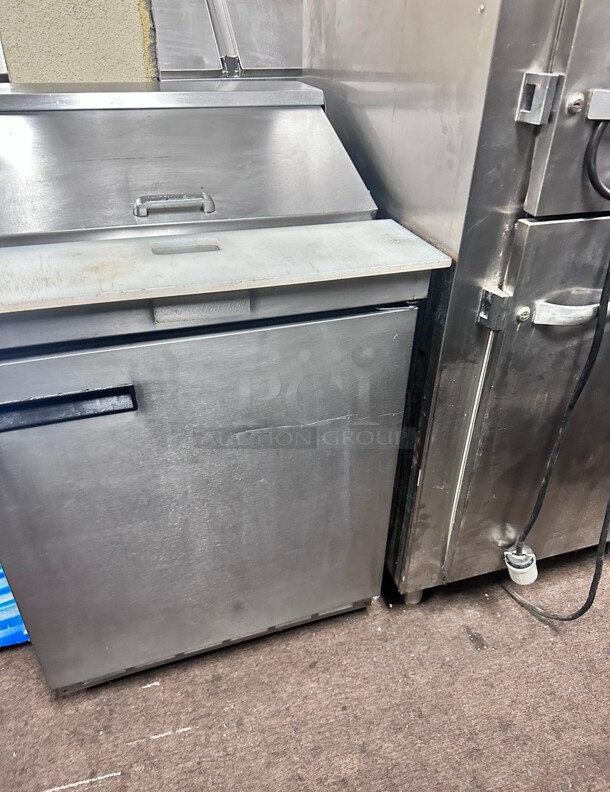 Delfield Commercial Prep Sandwich Table 115 Volt Working - Image 4 of 9