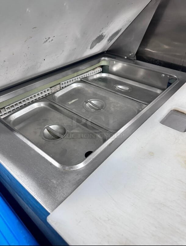 Delfield Commercial Prep Sandwich Table 115 Volt Working - Image 9 of 9