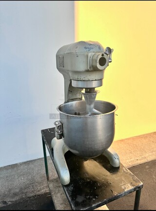 Hobart 20 Quart Mixer A200, Used Great Condition 115 Volt 