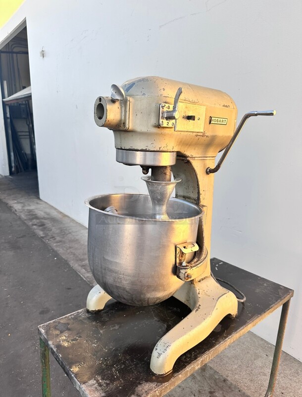 Hobart 20 Quart Mixer A200, Used Great Condition 115 Volt  - Image 3 of 5
