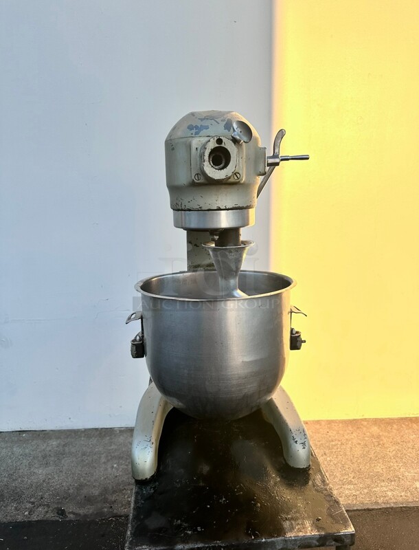 Hobart 20 Quart Mixer A200, Used Great Condition 115 Volt  - Image 4 of 5